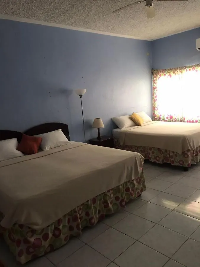 Tropical Court Hotel Montego Bay