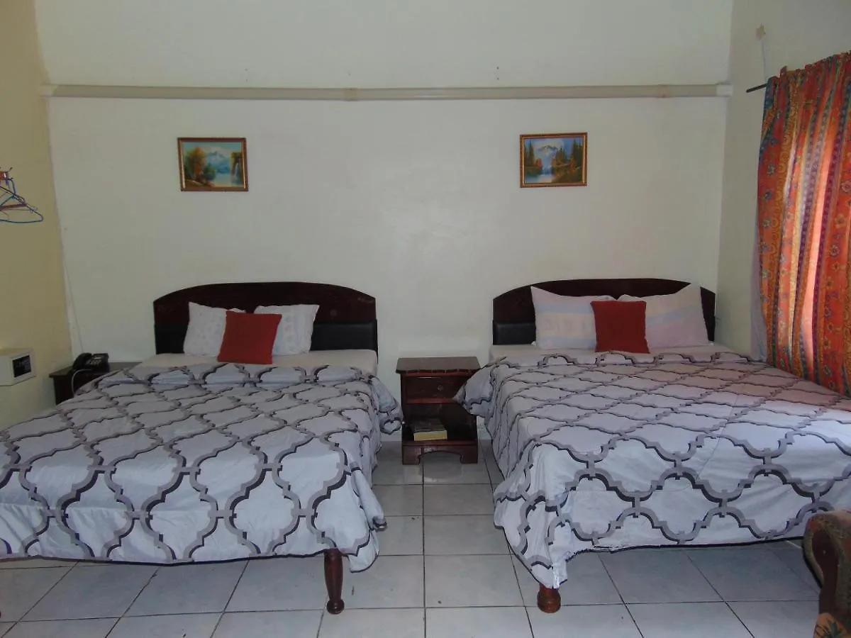 Tropical Court Hotel Montego Bay