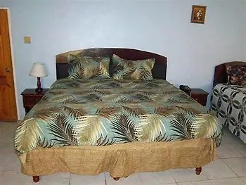 Tropical Court Hotel Montego Bay