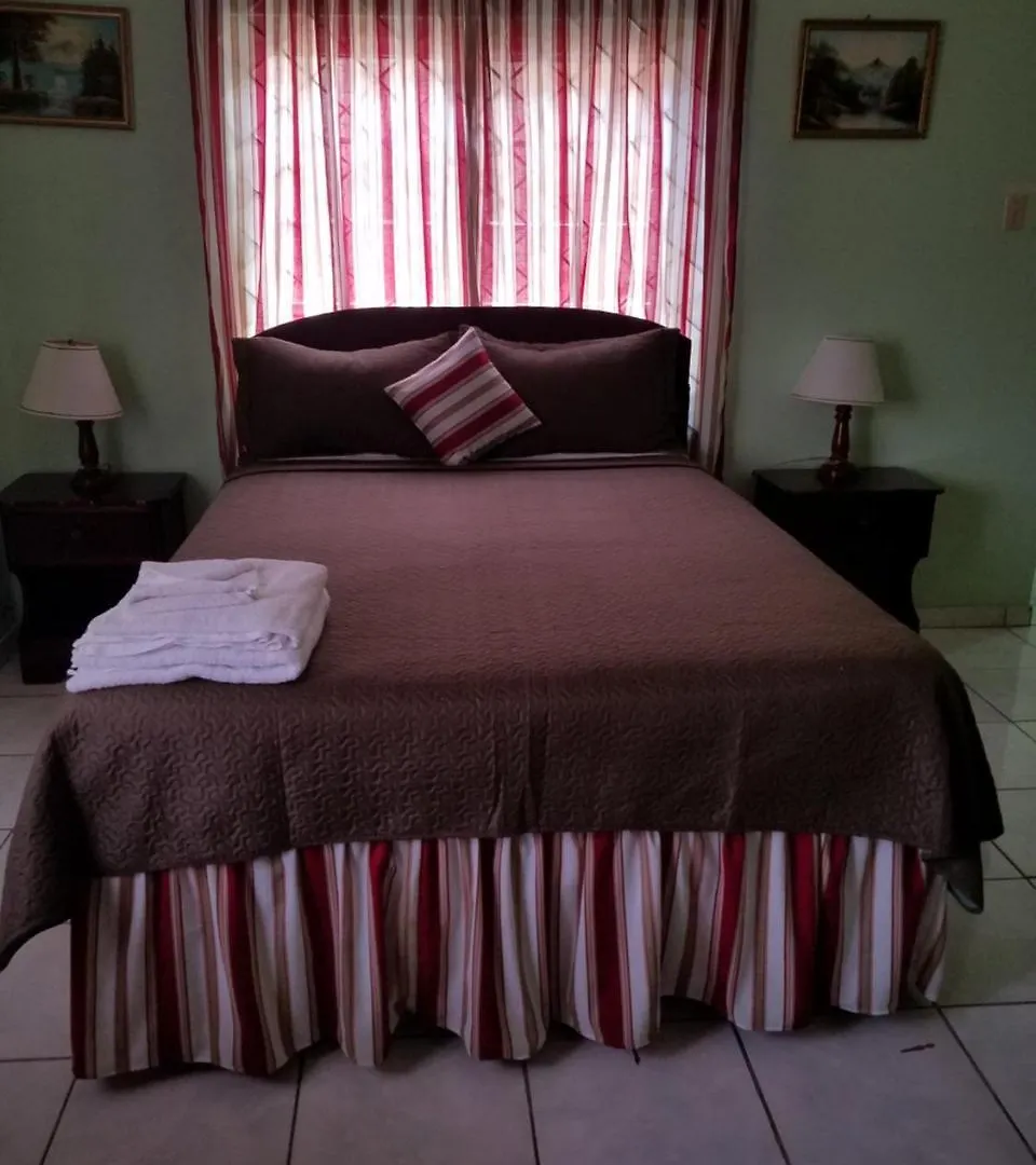Tropical Court Hotel Montego Bay