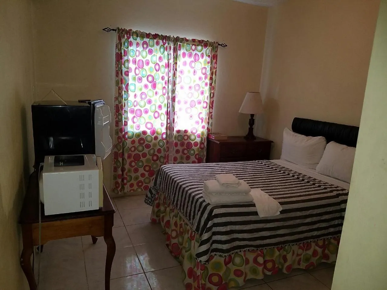 Tropical Court Hotel Montego Bay
