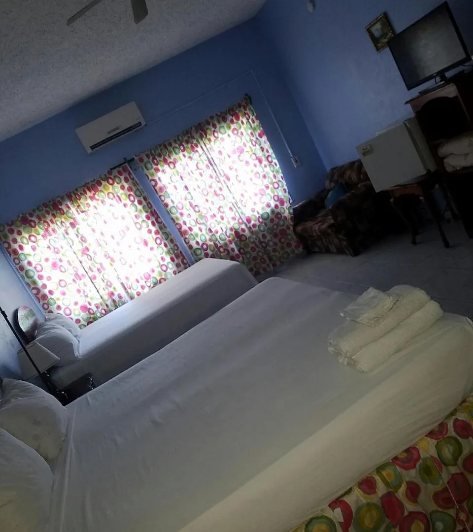 Tropical Court Hotel Montego Bay